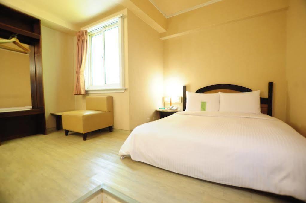 Kindness Hotel Weiwuying Καοσιούνγκ Εξωτερικό φωτογραφία
