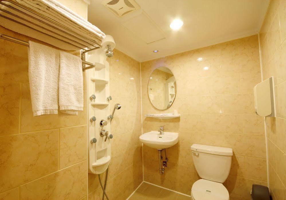 Kindness Hotel Weiwuying Καοσιούνγκ Εξωτερικό φωτογραφία